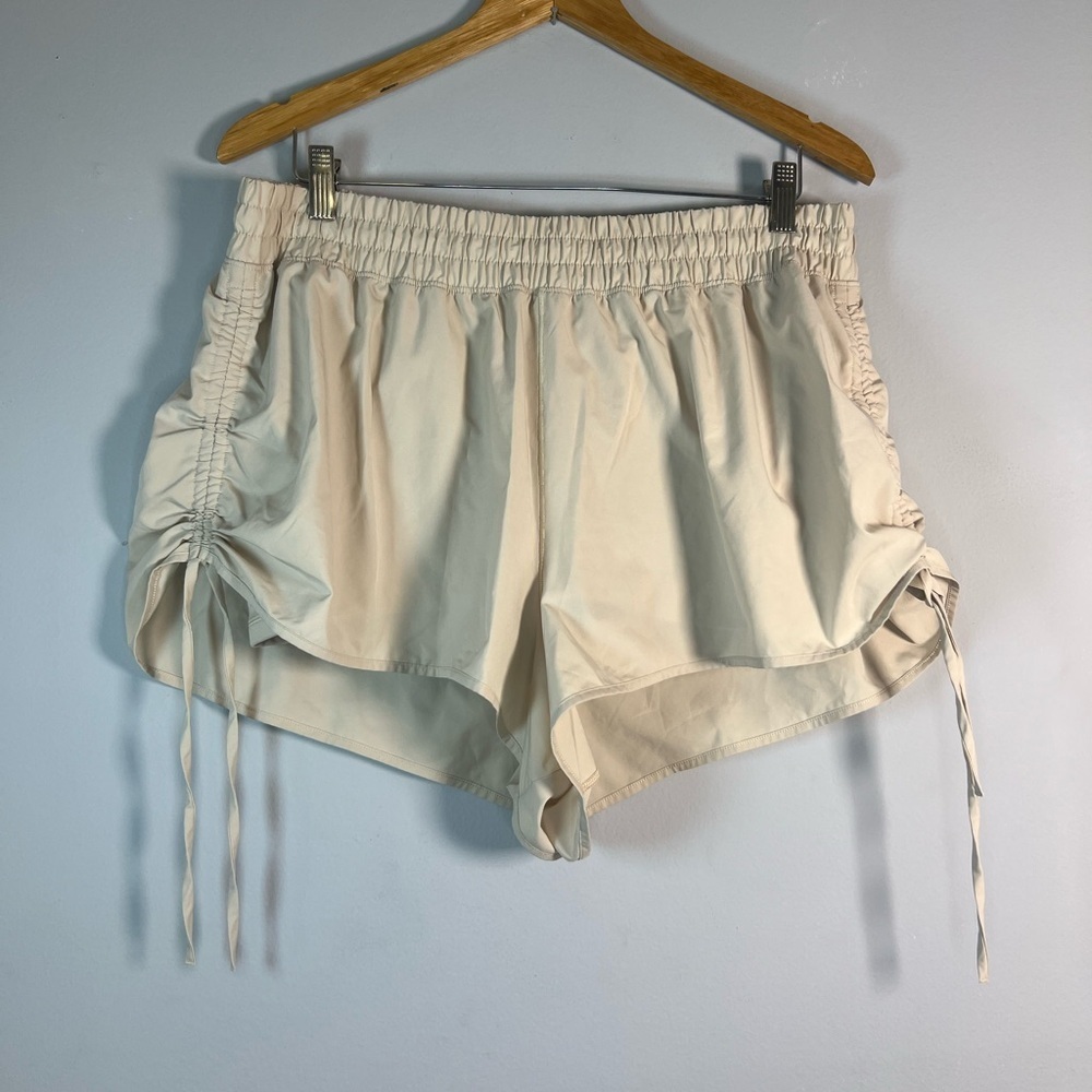 OFFLINE By Aerie Ruched Hot Stuff Short Cream XL - Picture 4 of 8